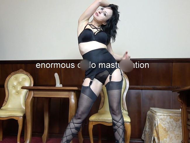 wanilianna Porno Video: Enorme dil*o-Masturbation